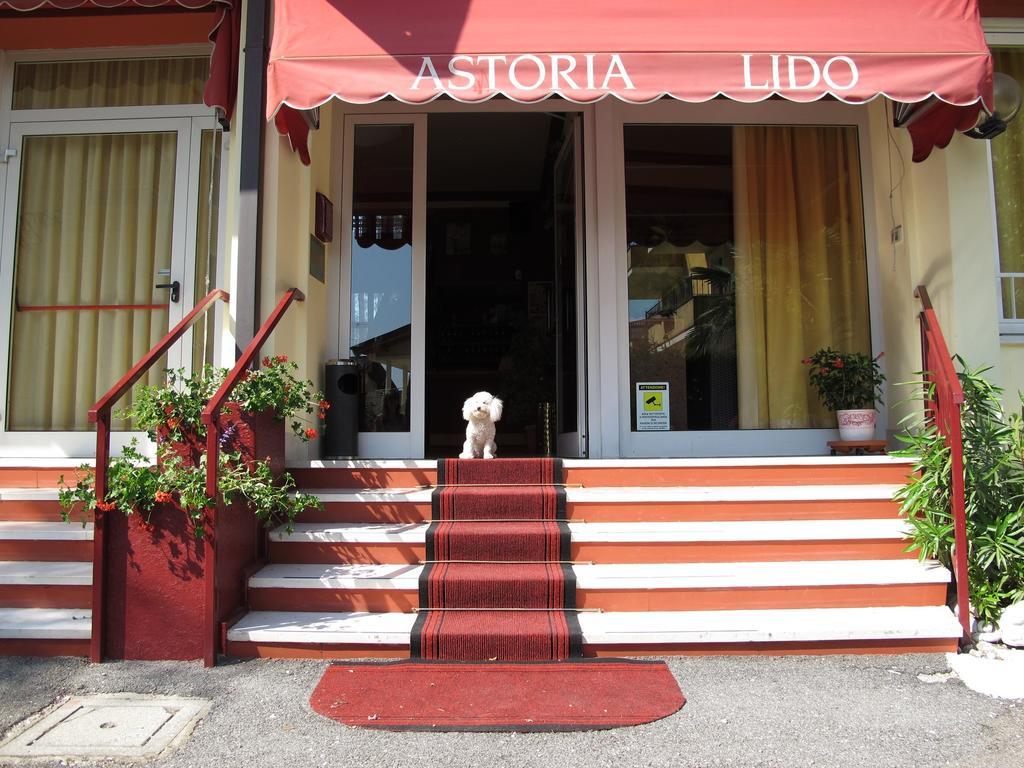 Hotel Astoria Lido Sirmione Exteriör bild