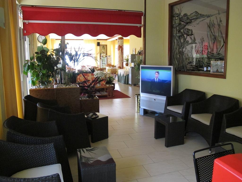 Hotel Astoria Lido Sirmione Exteriör bild