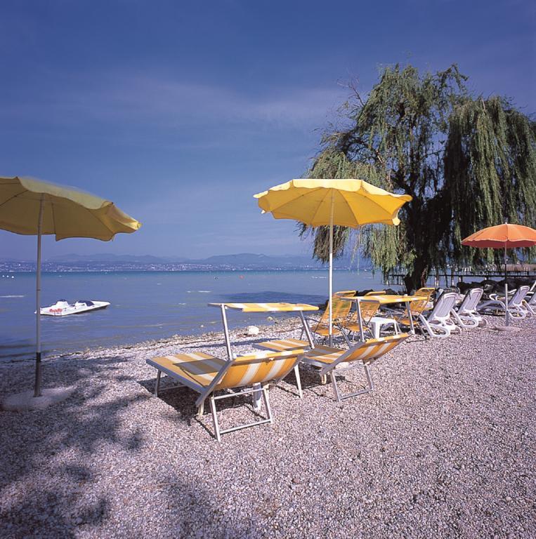 Hotel Astoria Lido Sirmione Exteriör bild