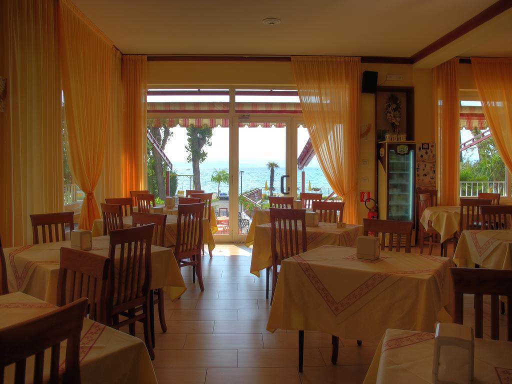 Hotel Astoria Lido Sirmione Exteriör bild